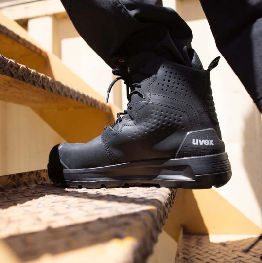 Uvex 3 x-flow black 150mm laceup boot Extra Wide